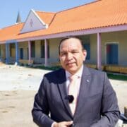 Minister a bay mira con trabao di renobacion ta andando na St. Aloysius School