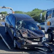 Two injured in crash on highway Loop Jamaica