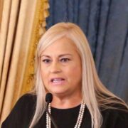Federales arrestan a exgobernadora Wanda Vázquez