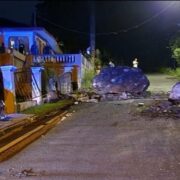 Reportan desprendimiento de rocas en la carretera PR-615 en Ciales