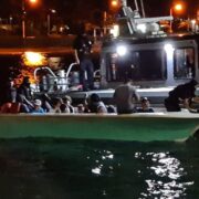 Kustwacht Caribisch Gebied onderschept boot met 22 illegalen