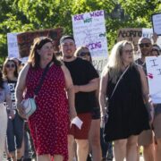 ¿’Caza de brujas’ digital? El creciente temor que mueve a las mujeres en EE.UU. a borrar las aplicaciones de seguimiento de menstruación