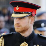 El príncipe Enrique no podrá vestir uniforme militar en los honores a Isabel II