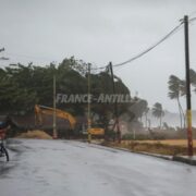 Ouragan Fiona: pluie et vents violents en République dominicaine, dégâts “catastrophiques” à Porto Rico