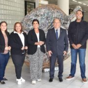 Siman ta habri cu reunion tripartiet na Hulanda