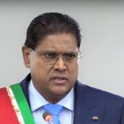 Santokhi wijst op ‘veel opgeleverde resultaten’ afgelopen twee jaar