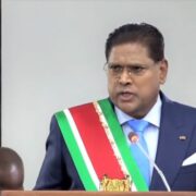 President Santokhi bij jaarrede: ‘Licht in tunnel al zichtbaar’