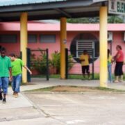 Accès à l’école : le défi de la Guyane Guyaweb, site d’information et d’investigation en Guyane