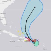 Fiona tiene vientos de 70 millas por hora