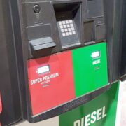 Awe ta e dia cu tarifa di gasolin ta baha cu 25 cent