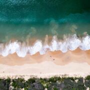 Anticipan condiciones marítimas “amenazantes a la vida” en playas del Norte y Este de Puerto Rico