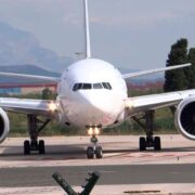 Desvían temporalmente vuelos por mal tiempo en zona del aeropuerto LMM